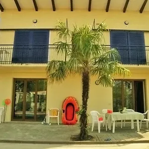 In 22100 Appartamento Peschiera del Garda
